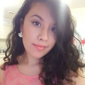 Meet your Posher, Yesenia